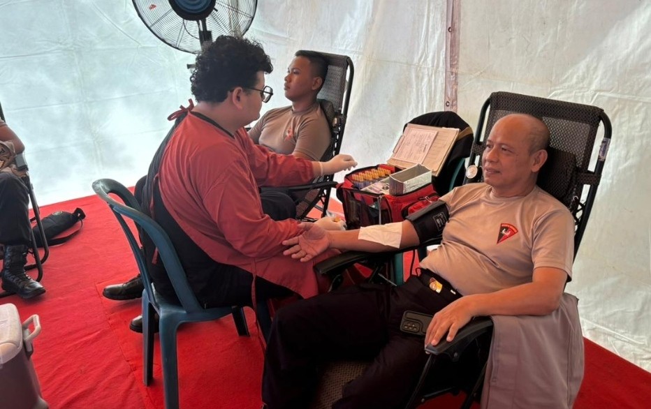 $rows[judul]